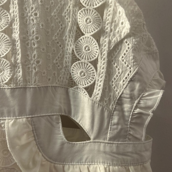 Dress - Picture 2 of 10